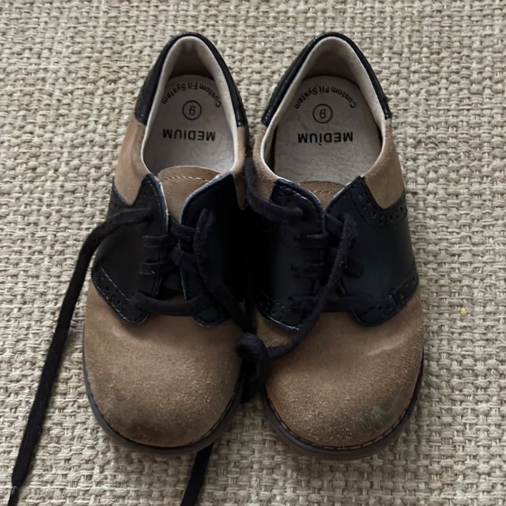 Footmates Suede Saddle Oxford size 9